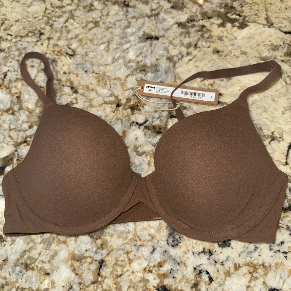 💕SKIMS Fits Everybody T-Shirt Padded Demi Bra Brown Jasper 32C NWT - Picture 1 of 8